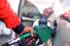 Một trạm bơm xăng dầu tại Jeddah, Saudi Arabia. (Nguồn: AFP/TTXVN)