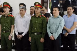 Các bị cáo tại phiên tòa. (Ảnh: TTXVN)