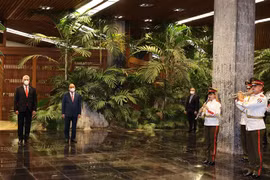 Chủ tịch Cuba chủ trì Lễ đón Chủ tịch nước Nguyễn Xuân Phúc 