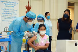 Campuchia đã tiêm ít nhất một liều vaccine COVID-19 cho 82% dân số