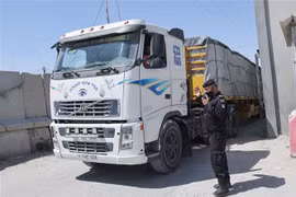 Chính phủ Israel cho phép xe tải chở hàng tiến vào Dải Gaza