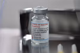 Vaccine COVID-19 của Moderna giảm hiệu quả theo thời gian