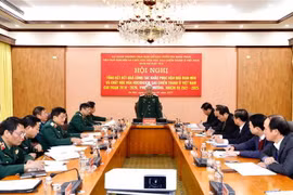 Thượng tướng Nguyễn Chí Vịnh, Thứ trưởng Bộ Quốc phòng chủ trì hội nghị. (Ảnh: Dương Giang/TTXVN)