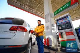 Giá dầu châu Á đi xuống do nhập khẩu dầu thô của Trung Quốc giảm