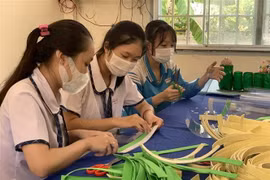 Người Cần Thơ chung tay hỗ trợ tuyến đầu chống dịch COVID-19