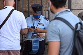 Italy ban bố các hạn chế mới khắt khe hơn đối với du khách từ Mỹ