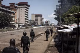ECOWAS áp đặt trừng phạt giới lãnh đạo quân sự ở Mali và Guinea