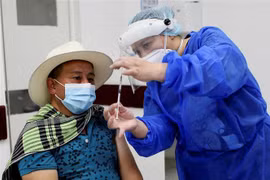 Cần thêm 6 tháng nữa mới bao phủ vaccine cho 75% dân số thế giới