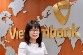 Bà Đoàn Hồng Nhung - Phó Giám đốc Khối bán lẻ Vietcombank 