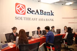 Giao dịch tại SeABank. (Ảnh: Vietnam+)