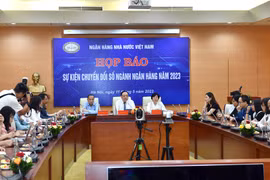 Lãnh đạo Ngân hàng Nhà nước tại buổi họp báo. (Ảnh: Vietnam+)