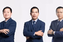 Từ trái qua phải: Ông Lê Hữu Đức, ông Lưu Trung Thái, ông Phạm Như Ánh. (Ảnh: Vietnam+)