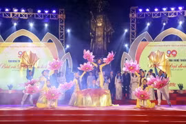 Một tiết mục biểu diễn tại chương trình nghệ thuật "Bài ca Đại đoàn kết." (Ảnh: Tuấn Đức/TTXVN)