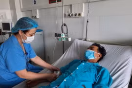 Hiện tại tình trạng bệnh nhân đang tiến triển tốt dần. (Ảnh: TTXVN phát)