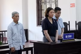 Lần thứ 3 hầu tòa, Nguyễn Thị Bình, nguyên cán bộ công tác tại Thanh tra tỉnh Hòa Bình lĩnh thêm 15 năm tù về tội "lừa đảo chiếm đoạt tài sản.” (Nguồn: baohoabinh.com.vn)