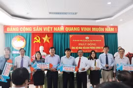 Các công ty ủng hộ mua vaccine phòng COVID-19 tiêm miễn phí cho tất cả người dân trên địa bàn tỉnh. (Ảnh: Tiên Minh/TTXVN)