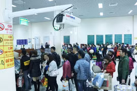 Máy đo thân nhiệt từ xa đối với hành khách nhập cảnh từ Trung Quốc vào Việt Nam tại cửa khẩu Móng Cái (thành phố Móng Cái, tỉnh Quảng Ninh). (Ảnh: Minh Đông/TTXVN)