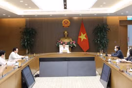 Phó Thủ tướng Vũ Đức Đam chủ trì buổi làm việc lên phương án tổ chức thi trung học phổ thông quốc gia năm 2020. (Ảnh: Văn Điệp/TTXVN) 