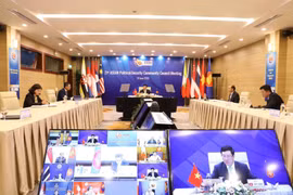 Phó Thủ tướng, Bộ trưởng Bộ Ngoại giao Phạm Bình Minh chủ trì Hội nghị trực tuyến Hội đồng Chính trị-An ninh ASEAN lần thứ 21. (Ảnh: Văn Điệp/TTXVN)