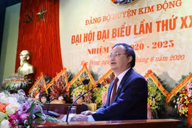 Bí thư tỉnh Hưng Yên Đỗ Tiến Sỹ phát biểu tại Đại hội điểm Đảng bộ huyện Kim Động lần thứ XXIII. (Ảnh: Đinh Tuấn/TTXVN)