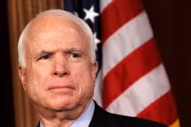 Thượng nghị sỹ John McCain. (Nguồn:www.almanar.com.lb)