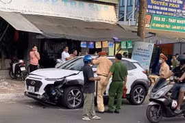 Xe ôtô gây ra vụ tai nạn. (Ảnh: TTXVN)
