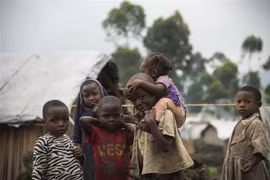 Trẻ em tại trại tị nạn ở Kitchanga, Cộng hòa Dân chủ Congo. (Ảnh: AFP/TTXVN)