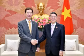 Phó Chủ tịch Quốc hội Nguyễn Đức Hải và ông Kim Hak Yong, Nghị sỹ Quốc hội Hàn Quốc, nguyên Chủ tịch Nhóm Nghị sỹ hữu nghị Hàn Quốc-Việt Nam. (Nguồn: Cổng thông tin điện tử Quốc hội Việt Nam)