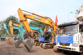 Dự án xây dựng nút giao An Phú được khởi công ngày 29/12/2022. (Ảnh: Tiến Lực/TTXVN)