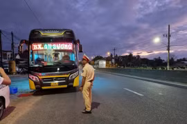 Phương tiện bị phát hiện và tạm giữ tại huyện Phù Mỹ sau khi bỏ chạy hơn 30km. (Nguồn: An toàn giao thông)