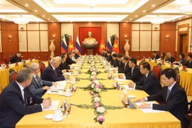 Tổng Bí thư Nguyễn Phú Trọng hội đàm với Chủ tịch Đảng Nước Nga Thống nhất, Phó Chủ tịch Hội đồng An ninh Liên bang Nga Dmitry Medvedev. (Ảnh: Trí Dũng/TTXVN)