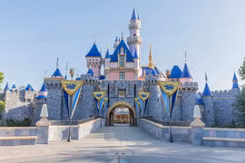Disneyland Resort. (Nguồn: Cntraveler)