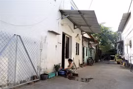 Một xóm trọ ở xã Vĩnh Lộc A, huyện Bình Chánh, Thành phố Hồ Chí Minh. (Ảnh: Hồng Đạt/TTXVN)