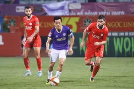 Trận 'Derby Thủ đô' ở vòng 17 V-League 2023/24 đã khép lại với chiến thắng 2-0 nghiêng về Thể Công-Viettel (áo đỏ). (Ảnh: Việt Anh/Vietnam+)