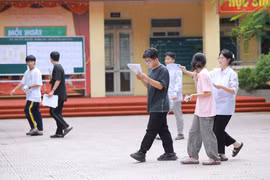 Sỹ tử lớp 12 trong buổi thi cuối, ngày 28/6. (Ảnh: Hoài Nam/Vietnam+)