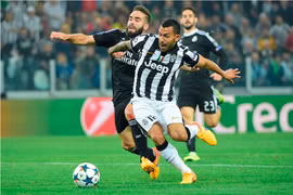 Carlos Tevez lập công giúp Juventus giành lợi thế trước Real Madrid