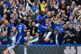 Zouma lập công mang chiến thắng về cho Chelsea. (Nguồn: AFP/Getty Images) 