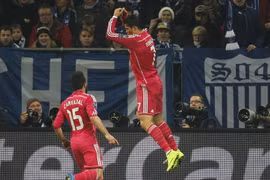Kết quả: Real Madrid đặt 1 chân vào tứ kết, Porto "thoát chết"