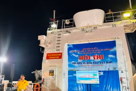 Cuộc thi tìm hiểu về biển đảo Việt Nam diễn ra tối 21/5. (Ảnh: PV/Vietnam+)