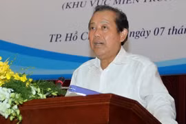 Ông Trương Hòa Bình, Ủy viên Bộ Chính trị, Phó Thủ tướng Thường trực Chính phủ, Trưởng Ban Chỉ đạo tổng kết thực hiện Nghị quyết Trung ương 3 khóa 10 phát biểu chỉ đạo hội nghị. (Ảnh: Thanh Vũ/TTXVN)