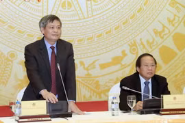Thứ trưởng Bộ Khoa học và Công nghệ Phạm Công Tạc trả lời các câu hỏi của phóng viên tại buổi họp báo. (Ảnh: Doãn Tấn/TTXVN)