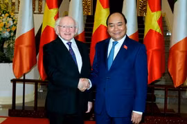 Thủ tướng Nguyễn Xuân Phúc hội kiến ngài Michael Daniel Higgins, Tổng thống Cộng hòa Ireland đang thăm cấp Nhà nước tại Việt Nam. (Ảnh: Thống Nhất/TTXVN)