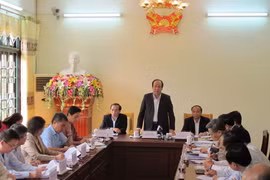Bộ trưởng, Chủ nhiệm Văn phòng Chính phủ Mai Tiến Dũng phát biểu tại buổi tiếp dân thị trấn Thanh Lãng, huyện Bình Xuyên. (Ảnh: Nguyễn Thảo/TTXVN)