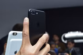 Nắp ống kính iPhone có thể không bền như nhiều người nghĩ