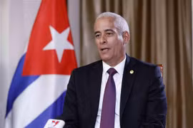 Thứ trưởng Thứ nhất Bộ Ngoại giao Cuba Gerardo Penalver Portal trả lời phỏng vấn của phóng viên Thông tấn xã Việt Nam. (Ảnh: An Đăng/TTXVN)