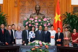 Thủ tướng Nguyễn Xuân Phúc với các đại biểu. (Ảnh: Thống Nhất/TTXVN)