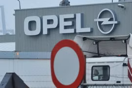 Bên ngoài nhà máy lắp ráp ôtô Opel ở Antwerp (Bỉ) ngày 21/1. (Nguồn: THX/TTXVN)