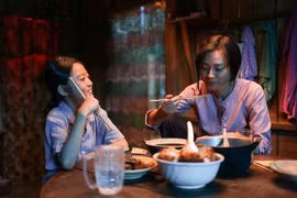 "Đả nữ" Ngô Thanh Vân vào vai bà mẹ đơn thân trong phim "Hai Phượng." (Ảnh: Đoàn làm phim)