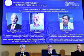 Nobel Vật lý 2021 tôn vinh nghiên cứu về các hệ thống vật lý phức tạp