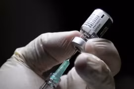 Hiệu quả bảo vệ của vaccine Pfizer ở thiếu niên kéo dài nhiều tháng 